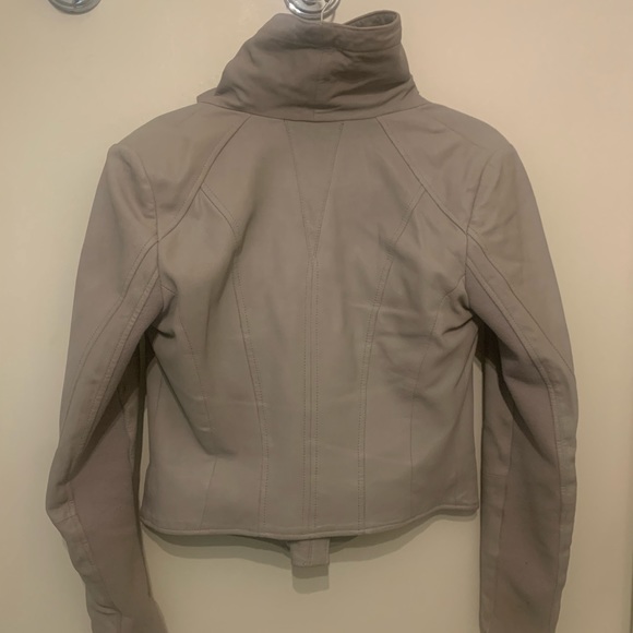 BCBG size S grey leather jacket - Picture 6 of 8